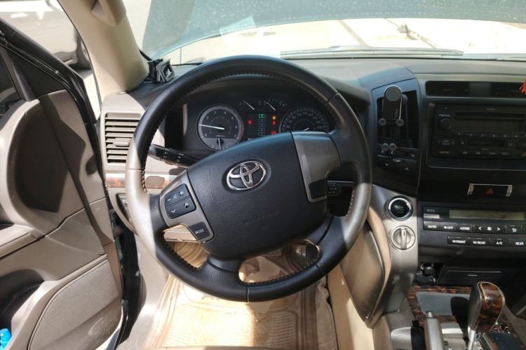 Used Toyota Land Cruiser 2010 4.0L Automatic VX Steering Wheel