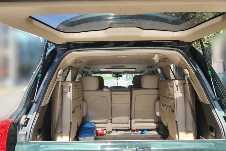 Used Toyota Land Cruiser 2010 4.0L Automatic VX Trunk