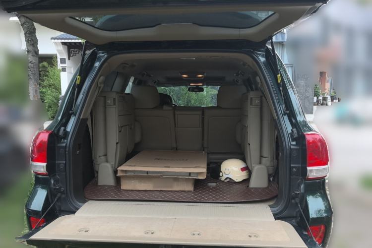 Used Toyota Land Cruiser 2010 4.0L Automatic VX Trunk