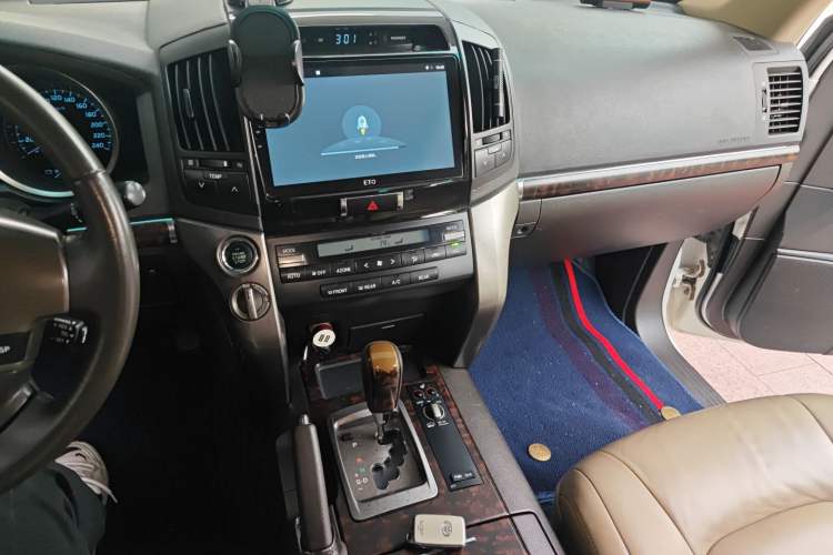 Used Toyota Land Cruiser 2010 4.7L Automatic VX Audio And AC Panel