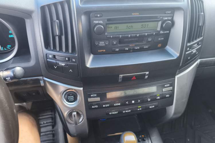 Used Toyota Land Cruiser 2010 4.7L Automatic VX Audio And AC Panel