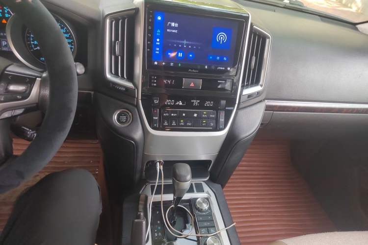 Used Toyota Land Cruiser 2010 4.7L Automatic VX Audio And AC Panel