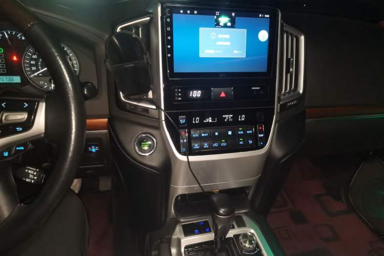 Used Toyota Land Cruiser 2010 4.0L Automatic VX Audio And AC Panel