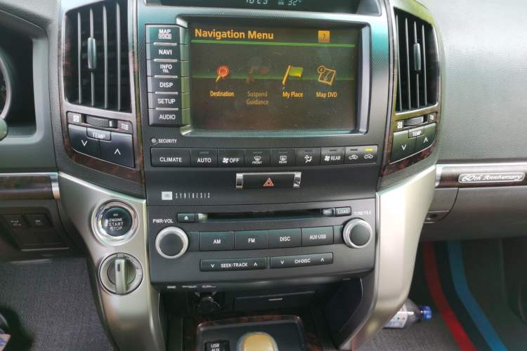 Used Toyota Land Cruiser 2010 4.7L Automatic VX Audio And AC Panel