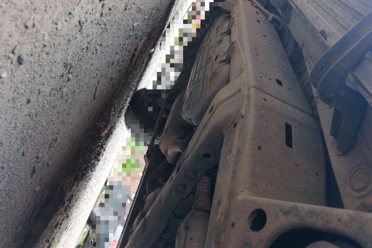 Used Toyota Land Cruiser 2010 4.0L Automatic VX Chassis Front Right