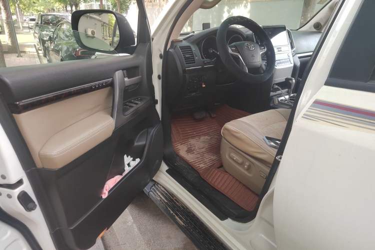 Used Toyota Land Cruiser 2010 4.7L Automatic VX Driver Seat