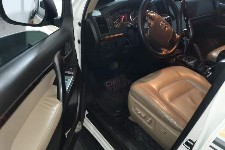 Used Toyota Land Cruiser 2010 4.0L Automatic VX Driver Seat