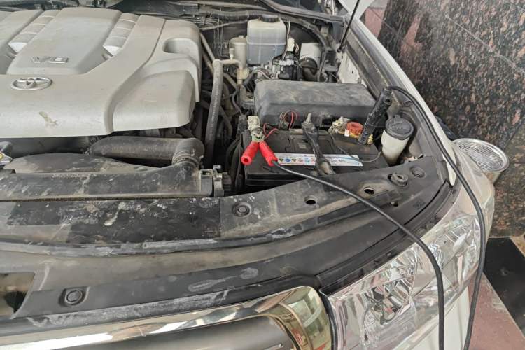 Used Toyota Land Cruiser 2010 4.7L Automatic VX Engine Bay Left