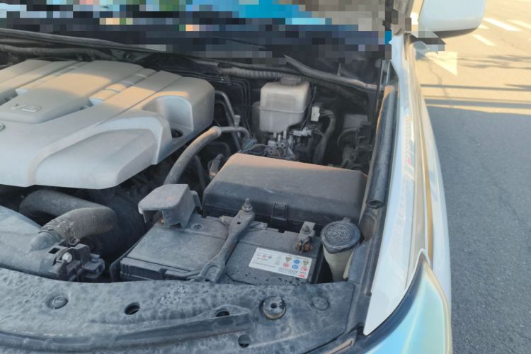 Used Toyota Land Cruiser 2010 4.7L Automatic VX Engine Bay Left