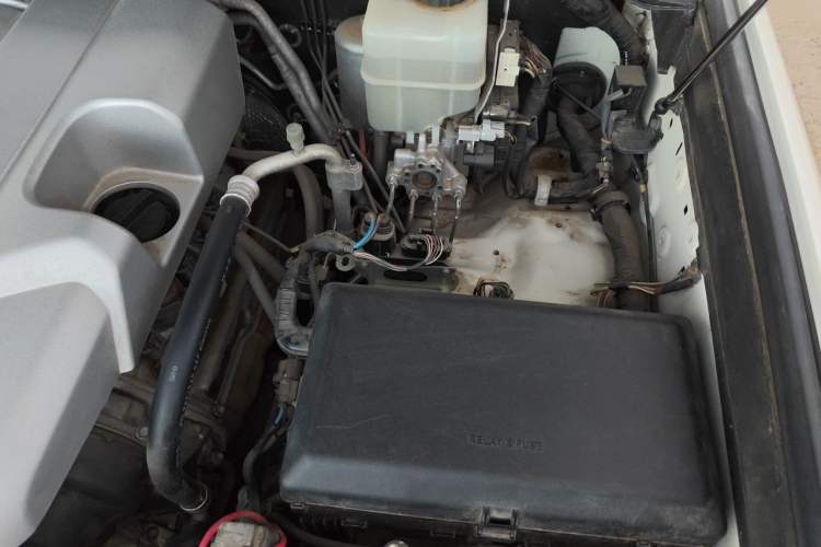 Used Toyota Land Cruiser 2010 4.7L Automatic VX Engine Bay Left