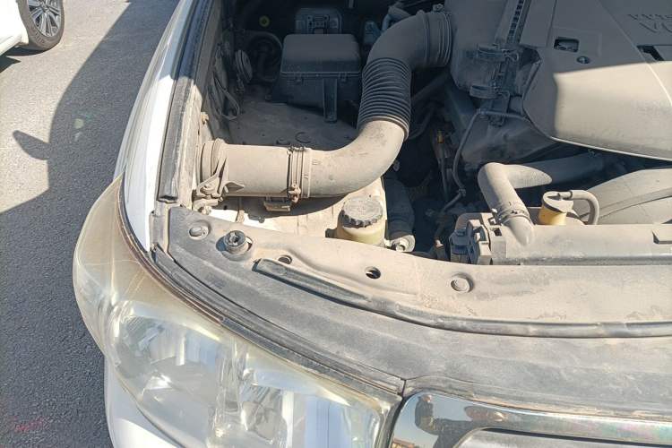 Used Toyota Land Cruiser 2010 4.0L Automatic VX Engine Bay Right