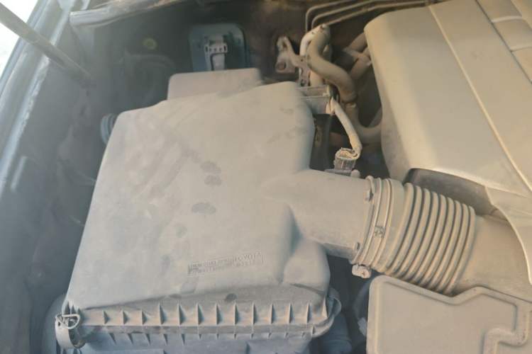 Used Toyota Land Cruiser 2010 4.7L Automatic VX Engine Bay Right