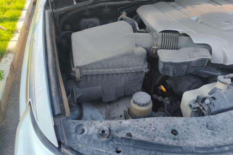 Used Toyota Land Cruiser 2010 4.7L Automatic VX Engine Bay Right