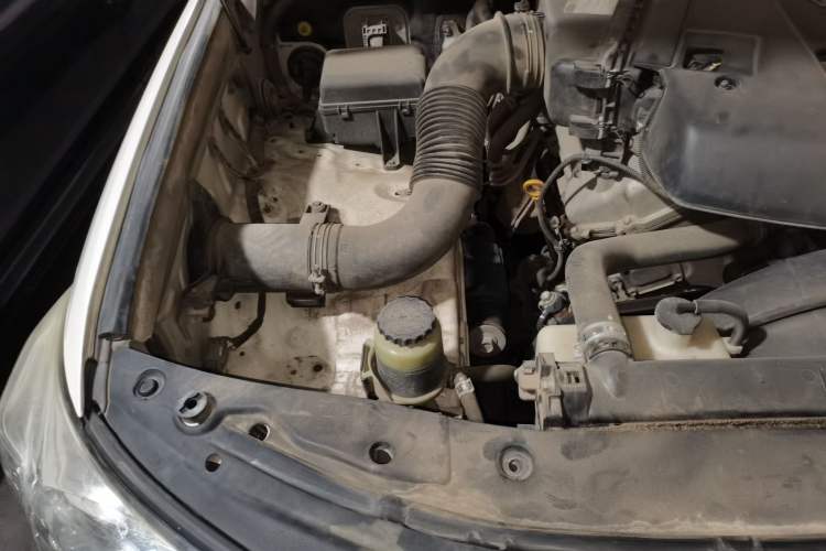 Used Toyota Land Cruiser 2010 4.0L Automatic VX Engine Bay Right