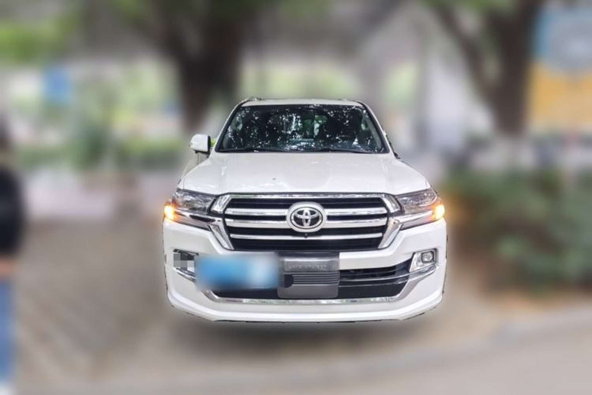 Used Toyota Land Cruiser  Front