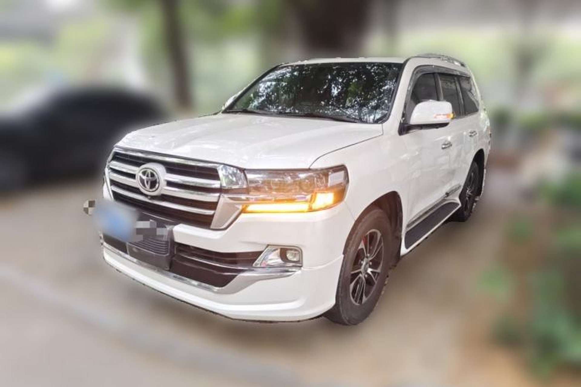 Used Toyota Land Cruiser  Front Left 45 Deg