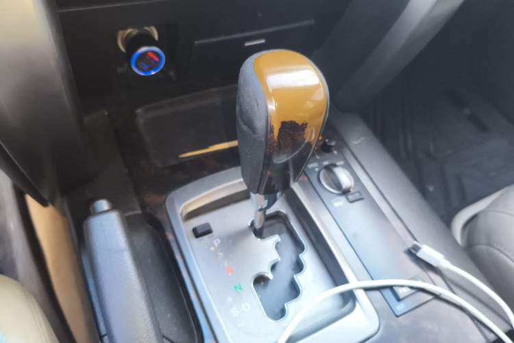Used Toyota Land Cruiser 2010 4.7L Automatic VX Gear Lever