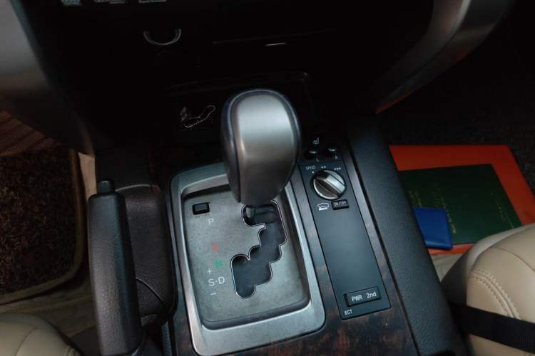 Used Toyota Land Cruiser 2010 4.7L Automatic VX Gear Lever