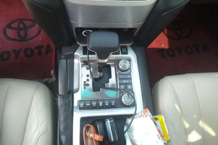 Used Toyota Land Cruiser 2010 4.7L Automatic VX Gear Lever