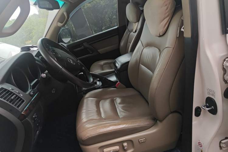 Used Toyota Land Cruiser 2010 4.7L Automatic VX Left Front Seat