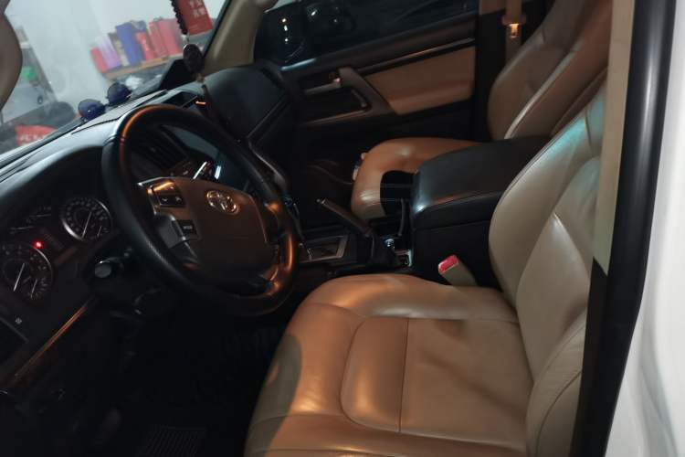 Used Toyota Land Cruiser 2010 4.0L Automatic VX Left Front Seat
