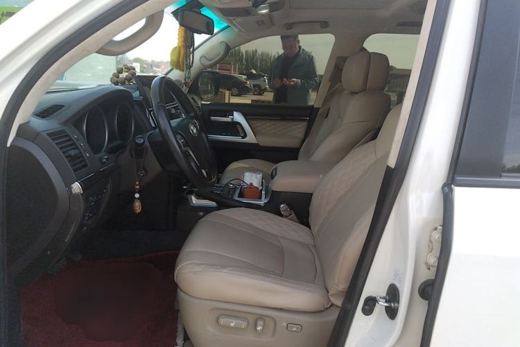 Used Toyota Land Cruiser 2010 4.7L Automatic VX Left Front Seat
