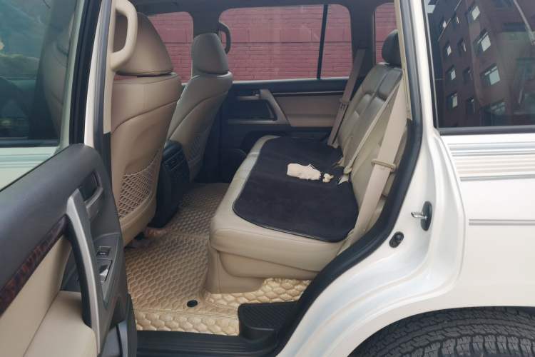 Used Toyota Land Cruiser 2010 4.0L Automatic VX Left Rear Seat