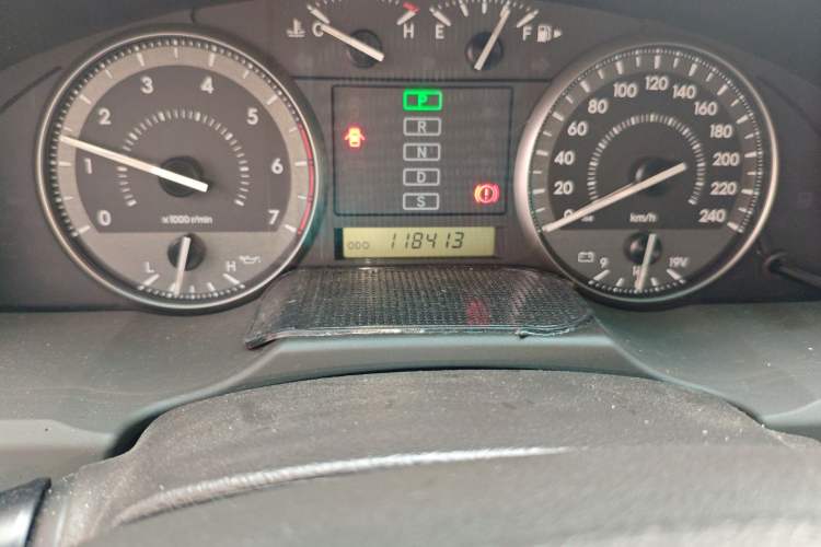 Used Toyota Land Cruiser 2010 4.0L Automatic VX Odometer Close Up