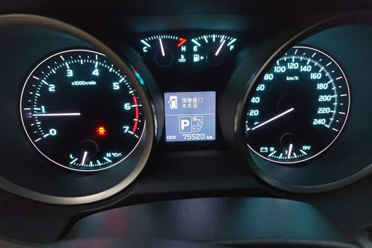 Used Toyota Land Cruiser 2010 4.7L Automatic VX Odometer Close Up
