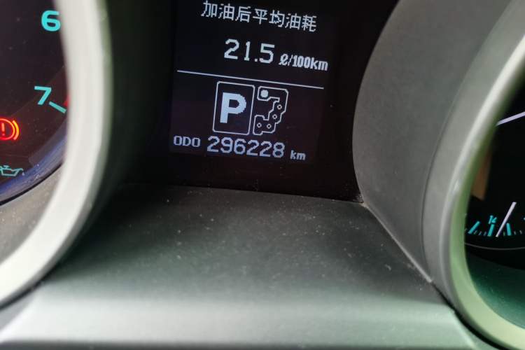 Used Toyota Land Cruiser 2010 4.7L Automatic VX Odometer Close Up