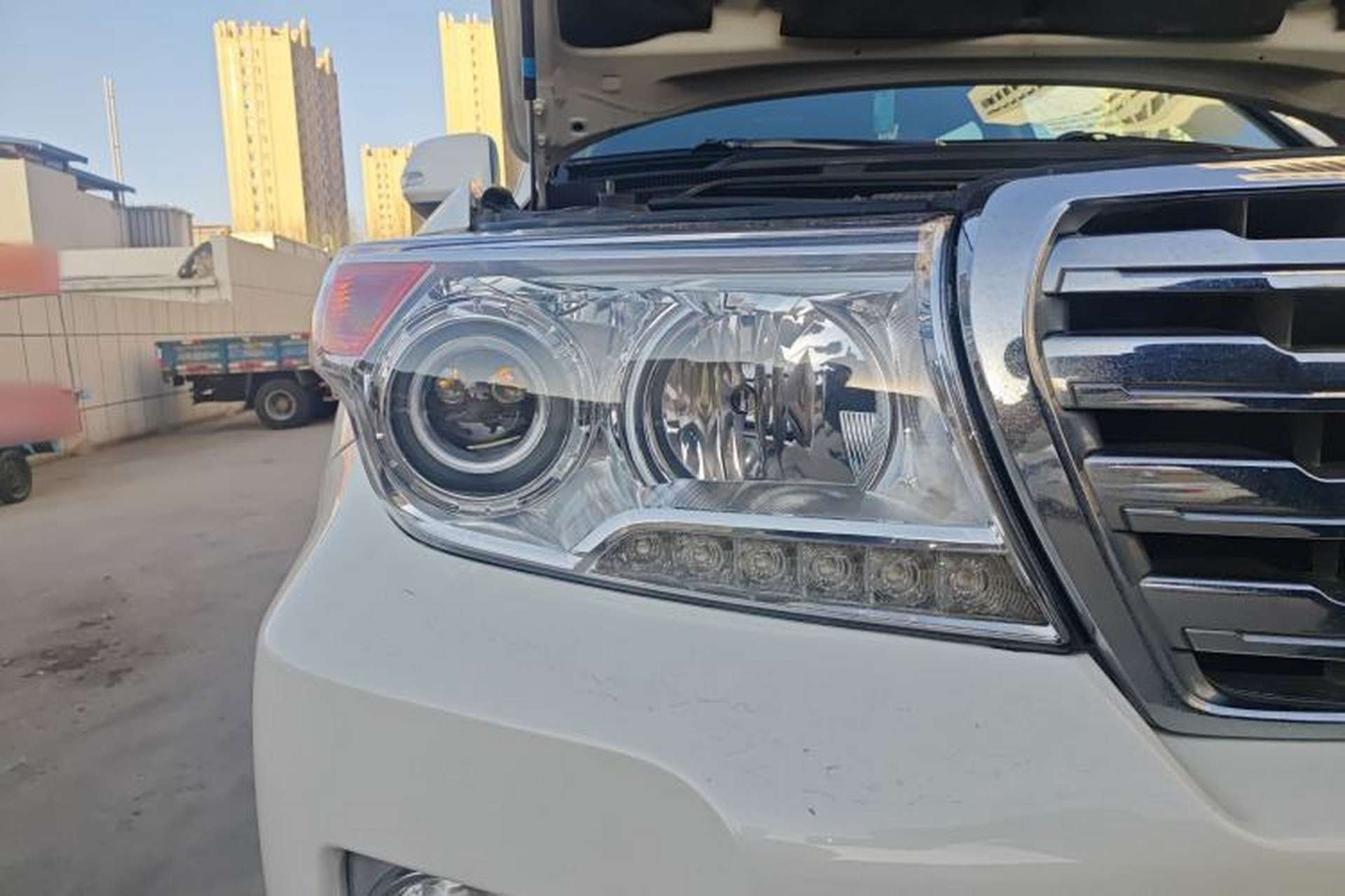 Used Toyota Land Cruiser 2010 4000 Middle East Edition Right Front Headlight