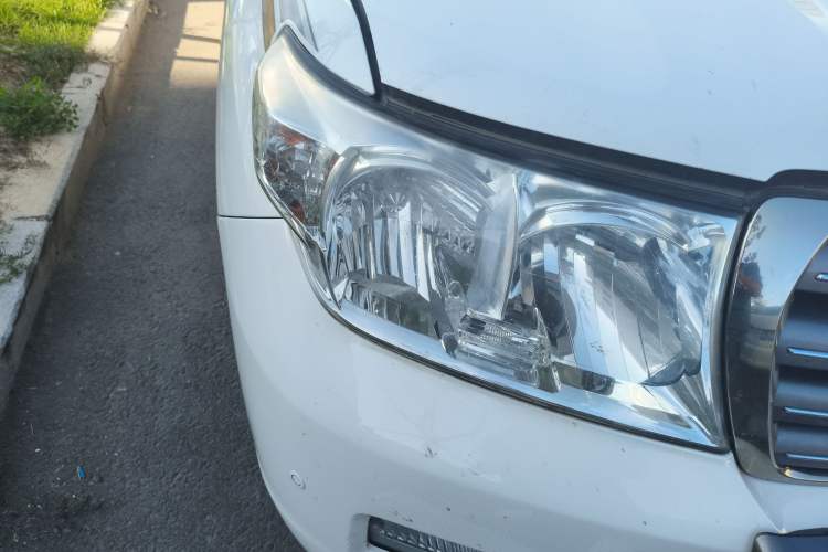 Used Toyota Land Cruiser 2010 4.7L Automatic VX Right Front Headlight