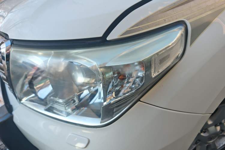 Used Toyota Land Cruiser 2010 4.7L Automatic VX Right Front Headlight