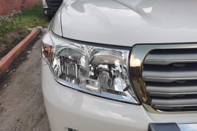 Used Toyota Land Cruiser 2010 4.0L Automatic VX Right Front Headlight