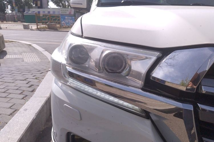 Used Toyota Land Cruiser 2010 4.7L Automatic VX Right Front Headlight