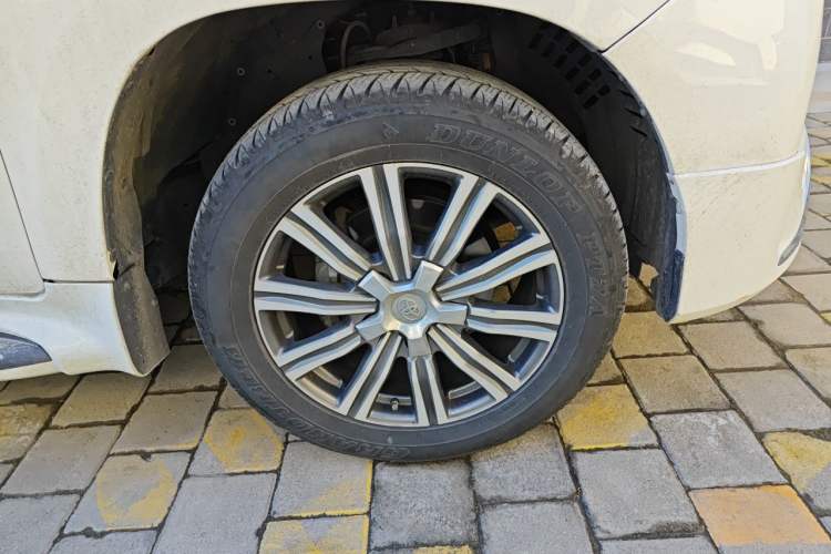 Used Toyota Land Cruiser 2010 4.7L Automatic VX Right Front Wheel Hub