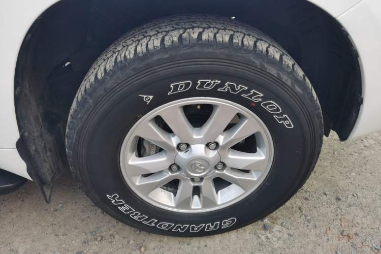 Used Toyota Land Cruiser 2010 4.0L Automatic VX Right Front Wheel Hub
