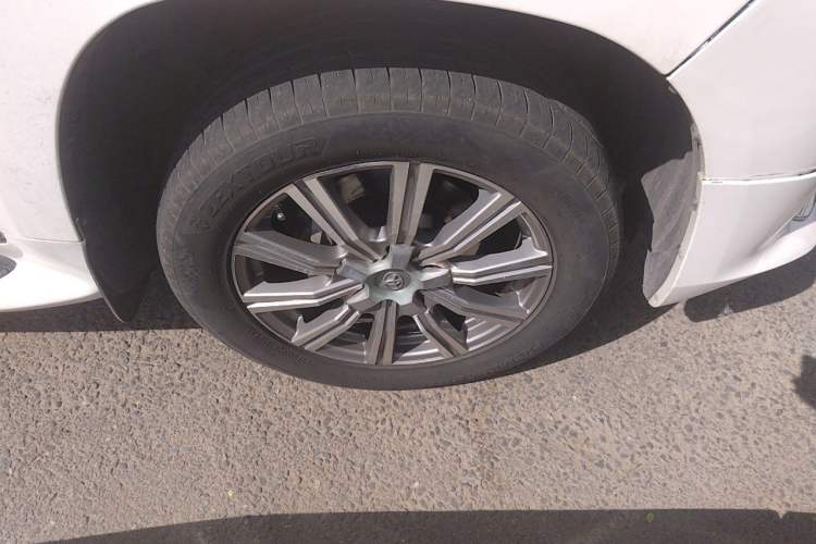 Used Toyota Land Cruiser 2010 4.7L Automatic VX Right Front Wheel Hub