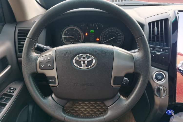Used Toyota Land Cruiser 2010 4.0L Automatic VX Steering Wheel