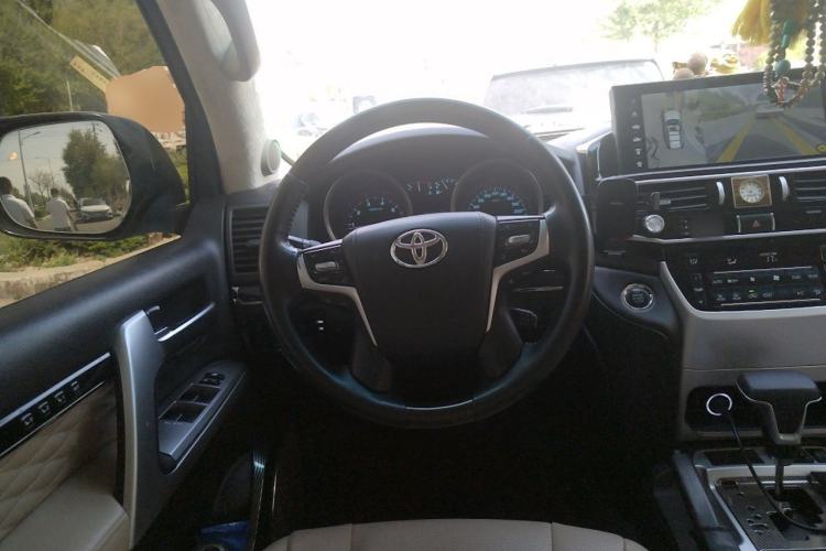 Used Toyota Land Cruiser 2010 4.7L Automatic VX Steering Wheel