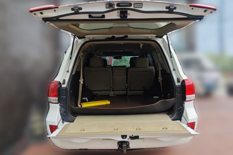 Used Toyota Land Cruiser 2010 4.7L Automatic VX Trunk