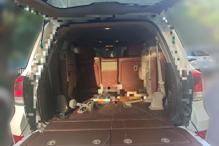 Used Toyota Land Cruiser 2010 4.7L Automatic VX Trunk