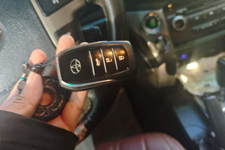 Used Toyota Land Cruiser 2010 4.7L Automatic VX Vehicle Key