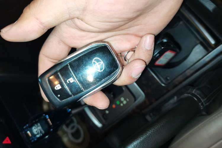 Used Toyota Land Cruiser 2010 4.0L Automatic VX Vehicle Key