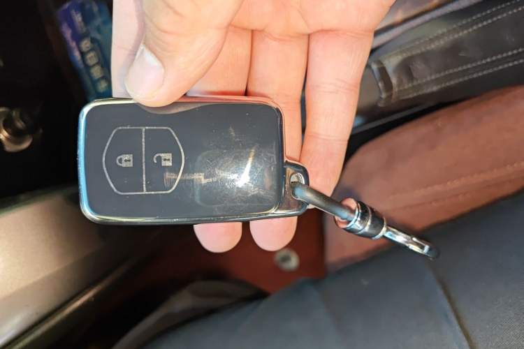 Used Toyota Land Cruiser 2010 4.7L Automatic VX Vehicle Key