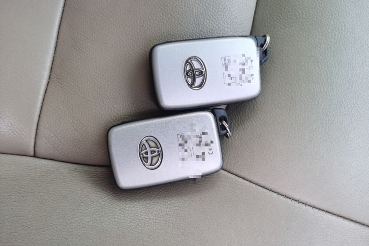 Used Toyota Land Cruiser 2010 4.7L Automatic VX Vehicle Key