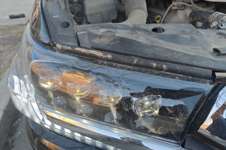 Used Toyota Land Cruiser  Right Front Headlight