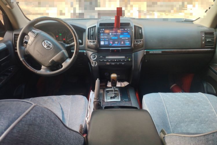 Used Toyota Land Cruiser 2011 4.0L GX Parallel Import Center Console