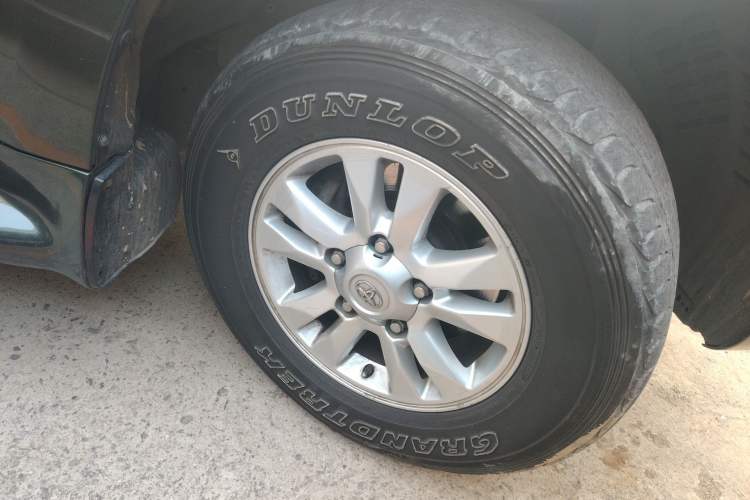 Used Toyota Land Cruiser 2011 4.0L GX Parallel Import Right Front Wheel Hub