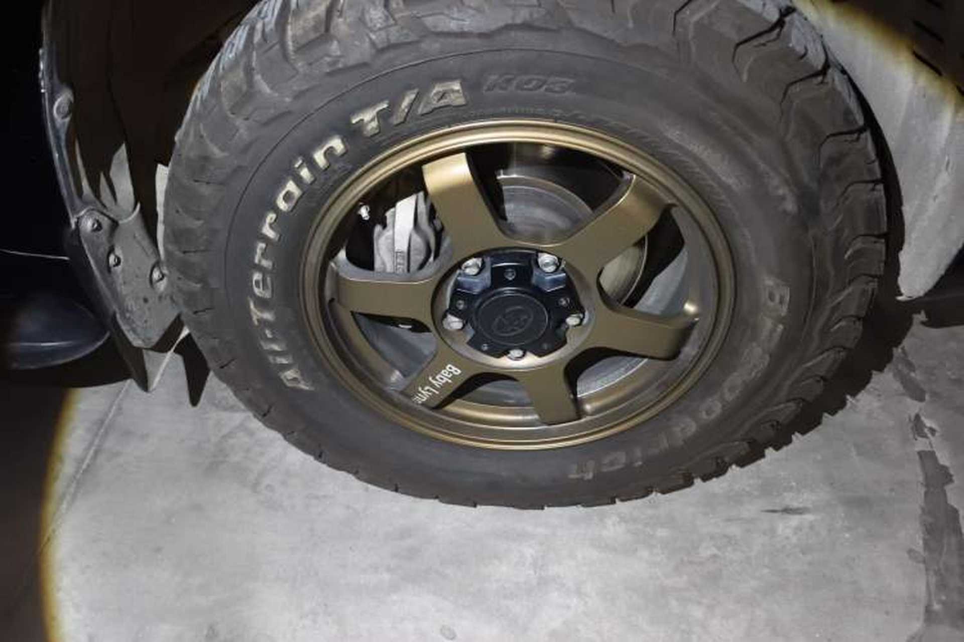 Used Toyota Land Cruiser  Right Front Wheel Hub